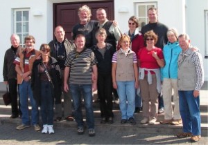 Gruppenbild vor der Prsidenten Residenz in Bessastair